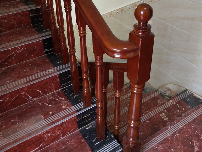 案例展示1 实木扶手圆小柱