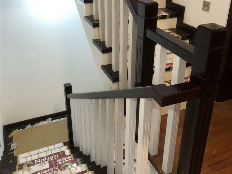 案例展示3 欧式小柱黑白配